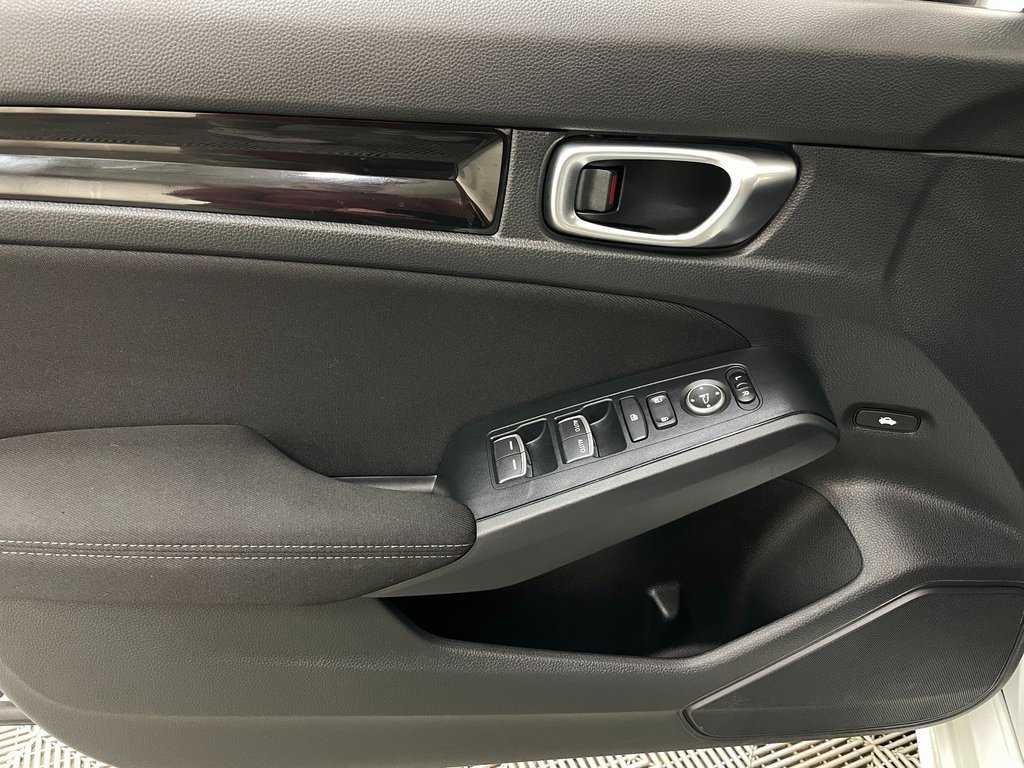 Used 2025 Honda Civic Sport image 21