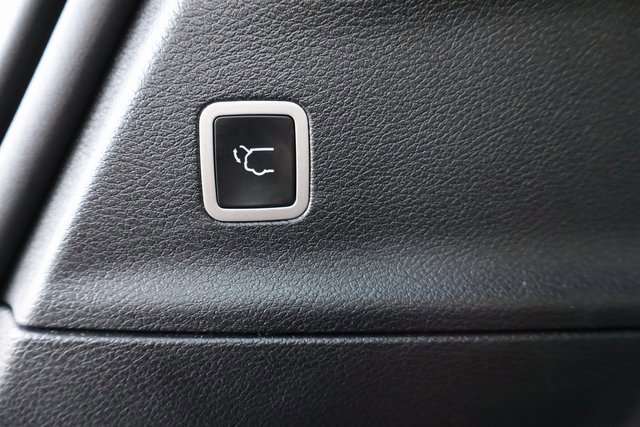 Used 2025 Chrysler Pacifica Limited image 27