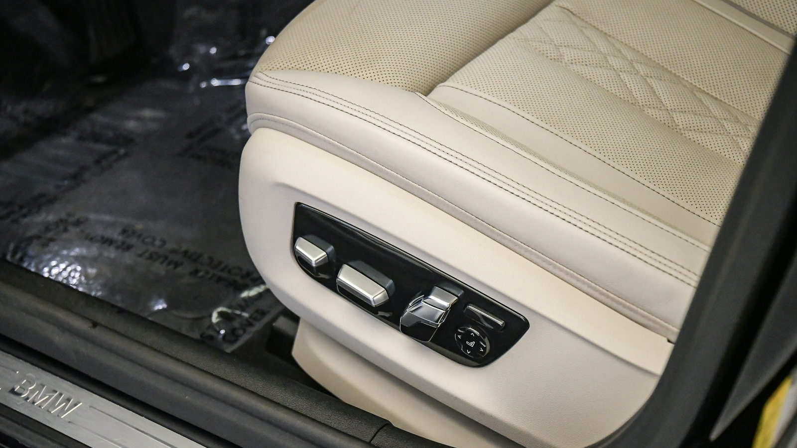Certified 2023 BMW 540i w/ Premium Package RWD image 25