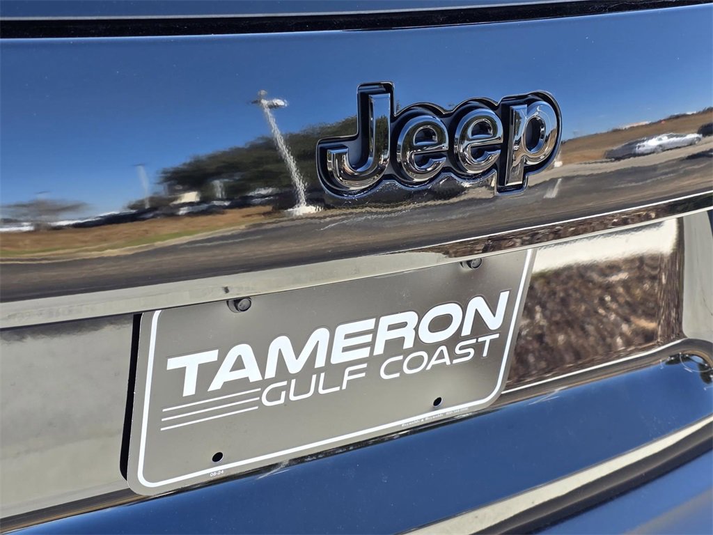 Used 2021 Jeep Cherokee Latitude Plus image 30