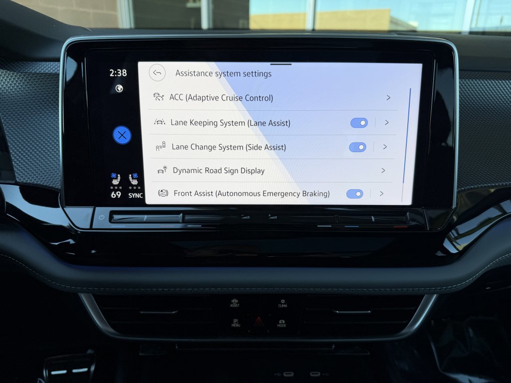 Used 2024 Volkswagen Atlas Cross Sport SEL R-Line image 26