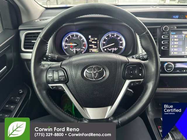 Used 2017 Toyota Highlander XLE AWD/4WD image 17