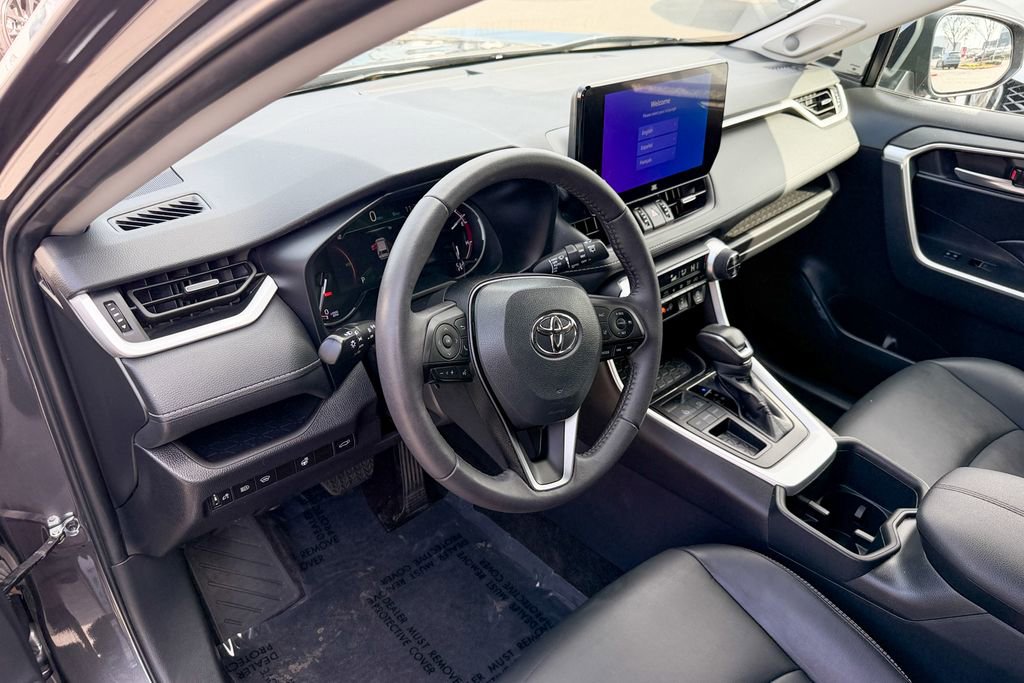 Used 2023 Toyota RAV4 XLE Premium image 13