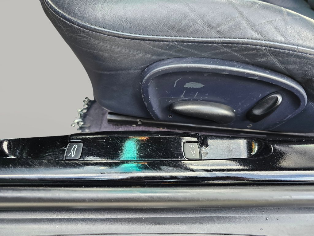 Used 2002 Porsche 911 Turbo image 45