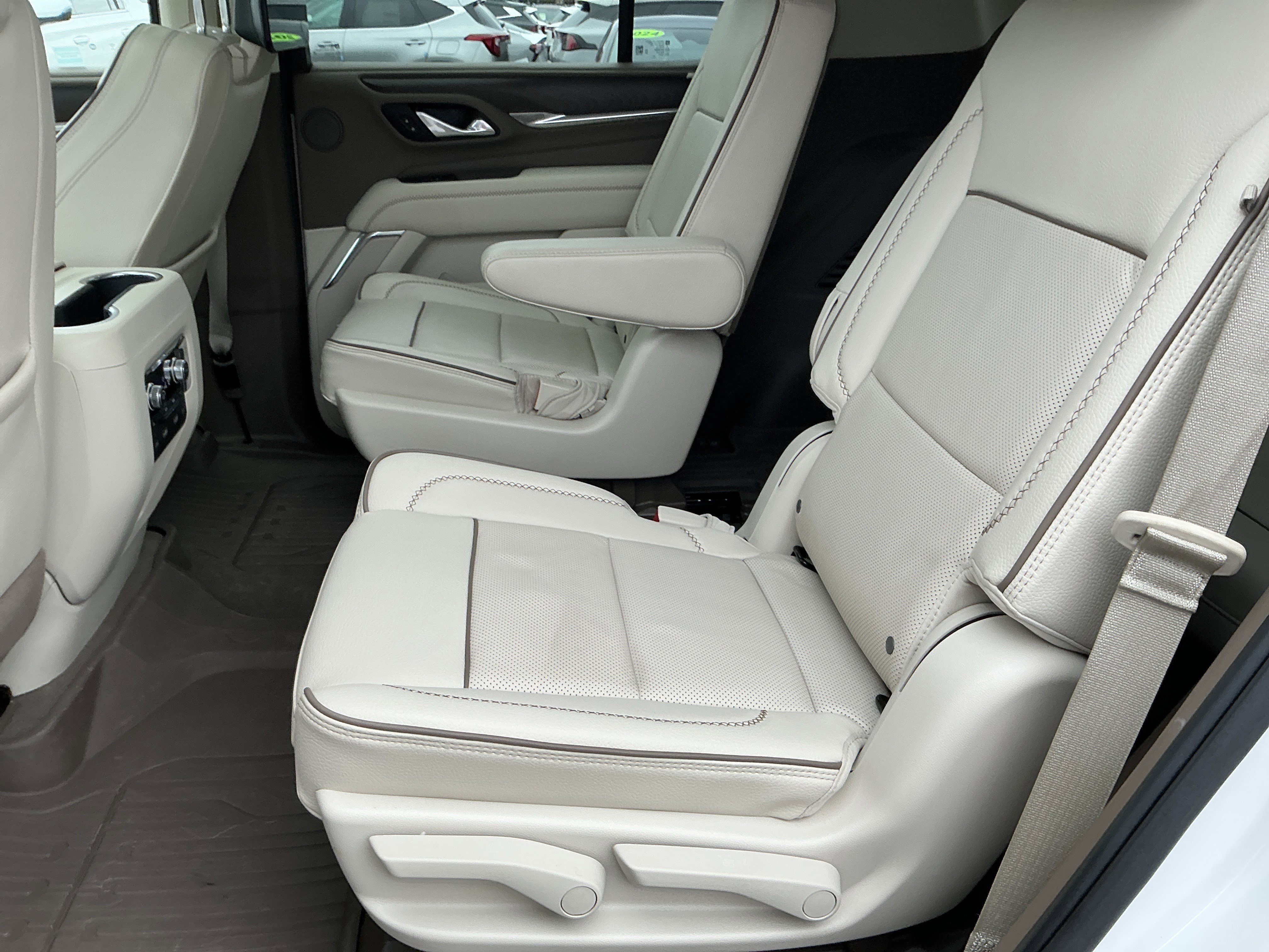 Used 2023 GMC Yukon Denali AWD/4WD image 18