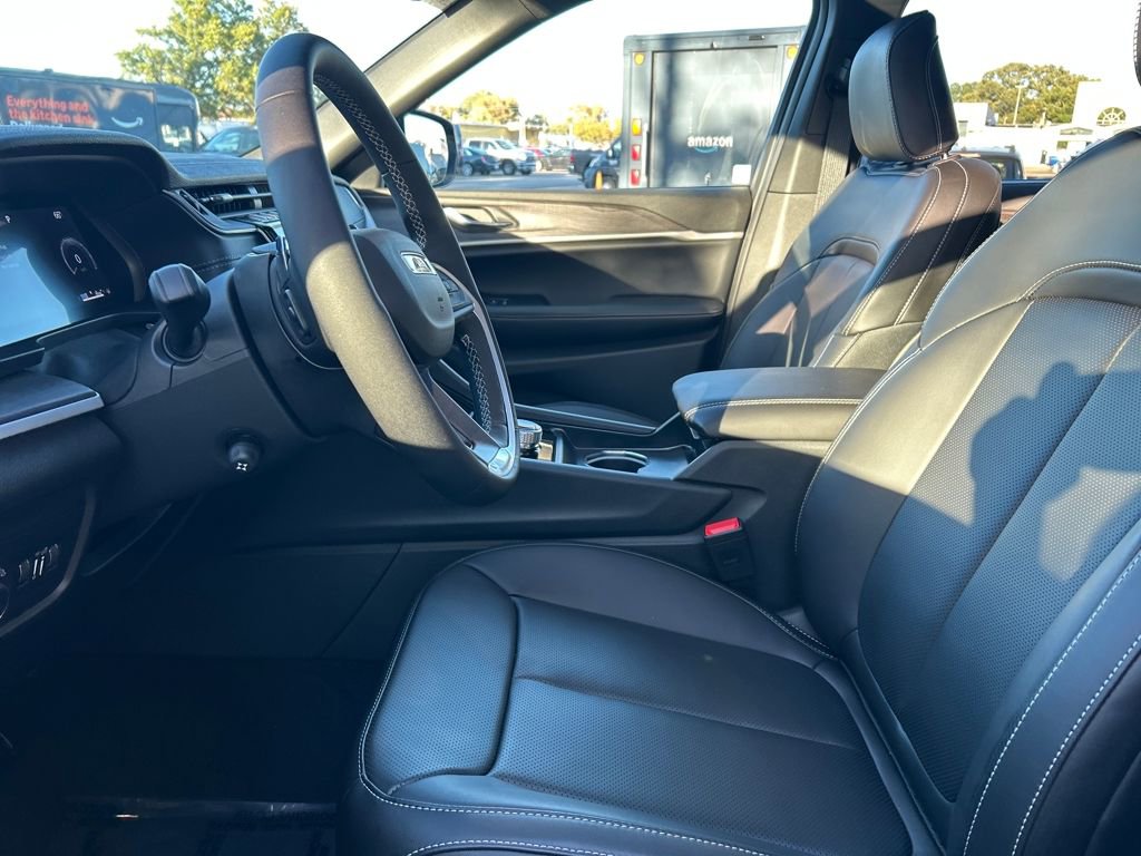 New 2025 Jeep Grand Cherokee L Limited w/ Luxury Tech Group II image 21