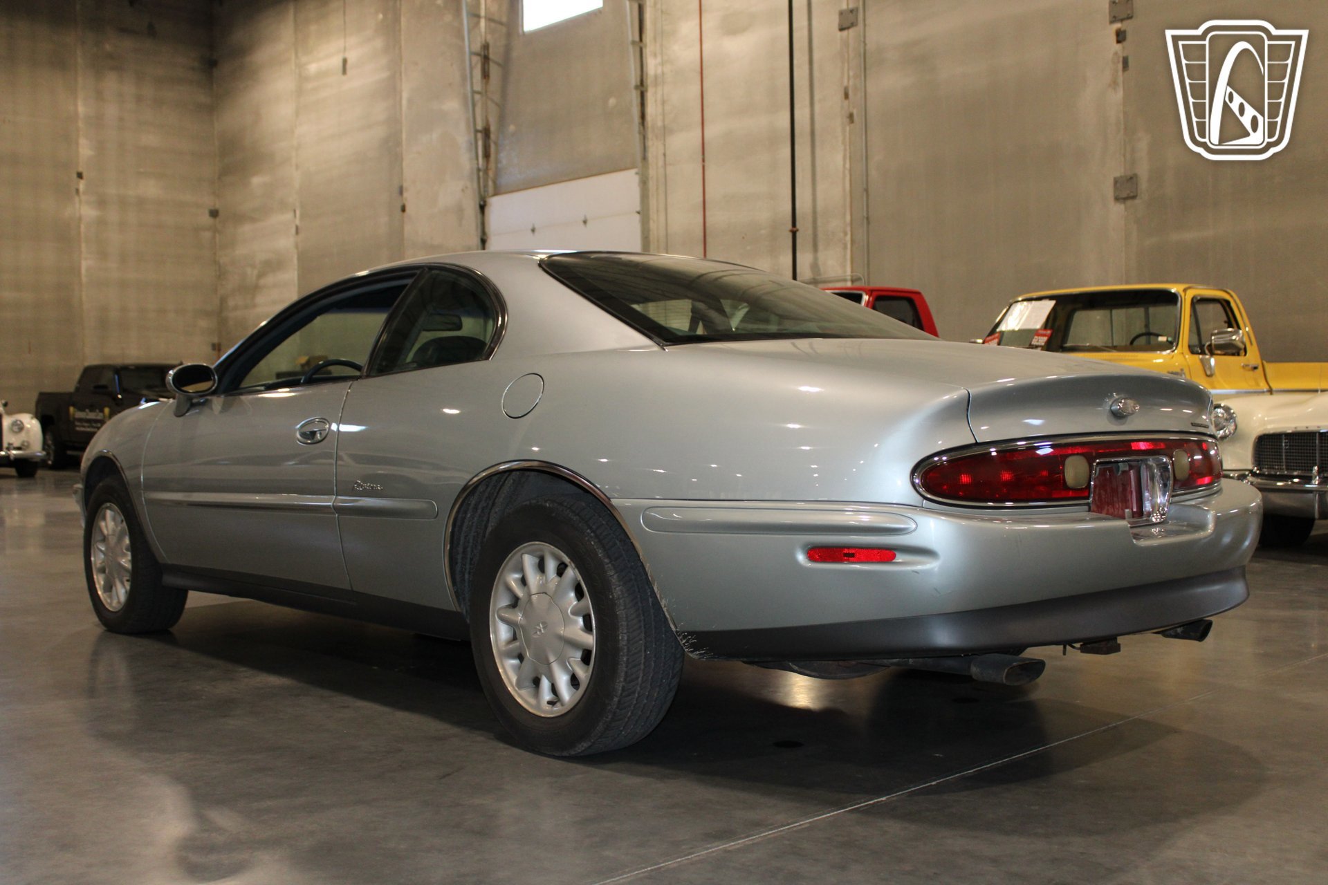 Used 1995 Buick Riviera Supercharged Coupe image 25