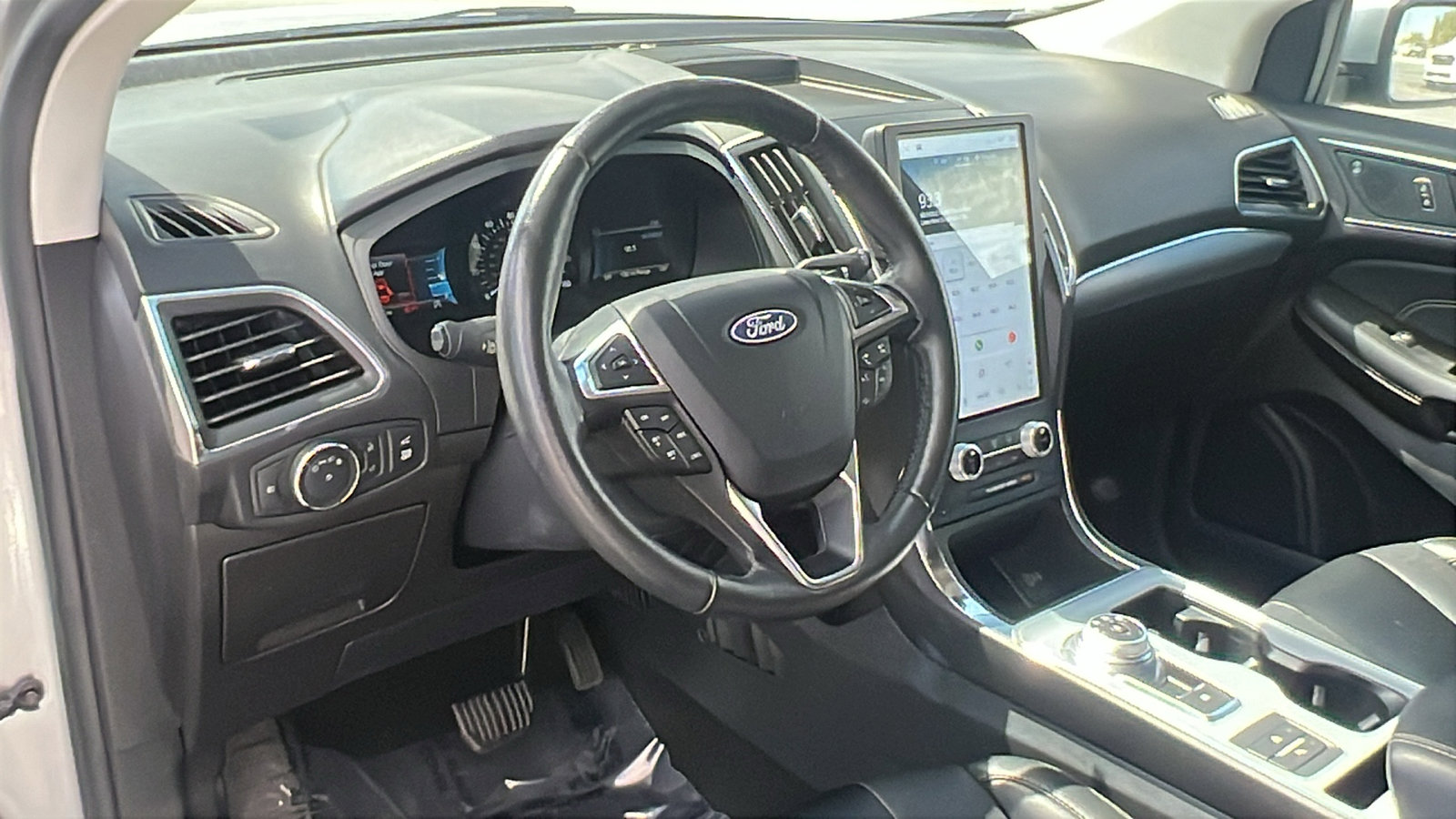 Used 2022 Ford Edge Titanium image 16