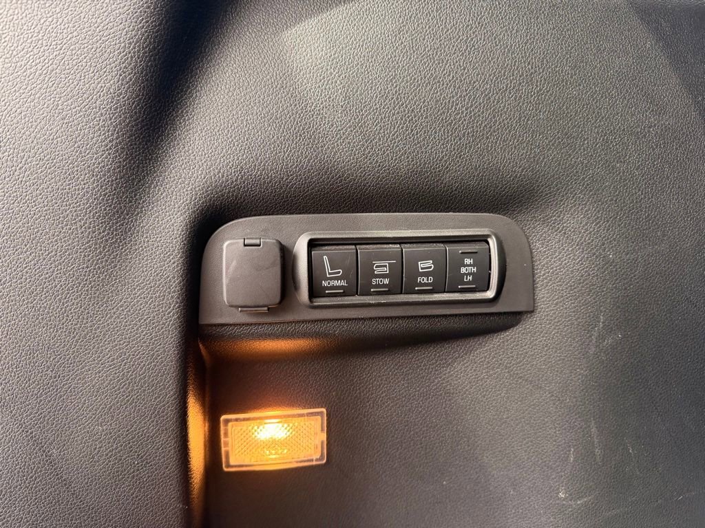 Used 2019 Ford Explorer Platinum AWD/4WD image 34