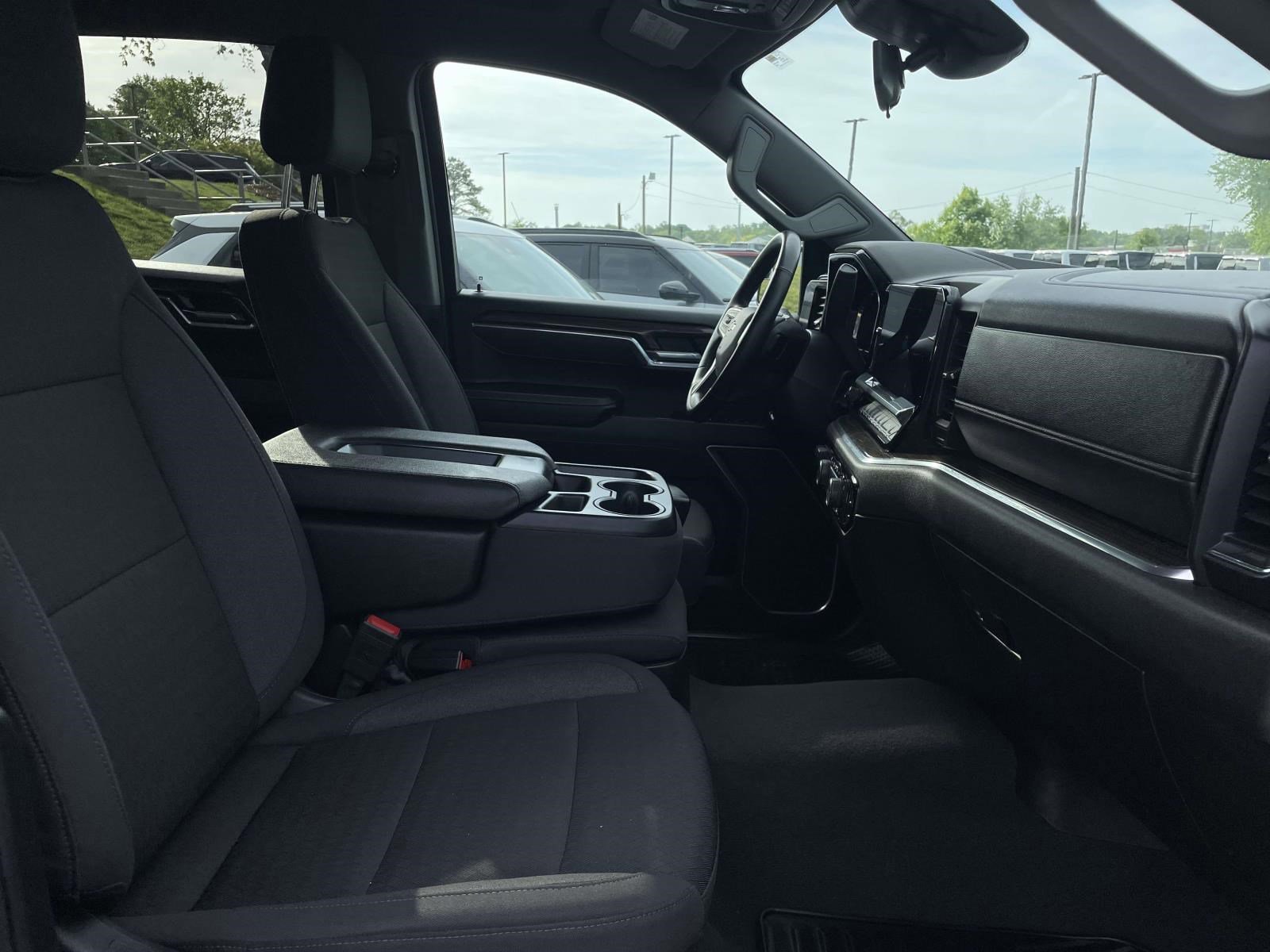 Used 2025 Chevrolet Silverado 1500 LT image 14