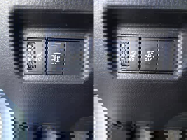 Used 2025 Toyota RAV4 XLE image 12