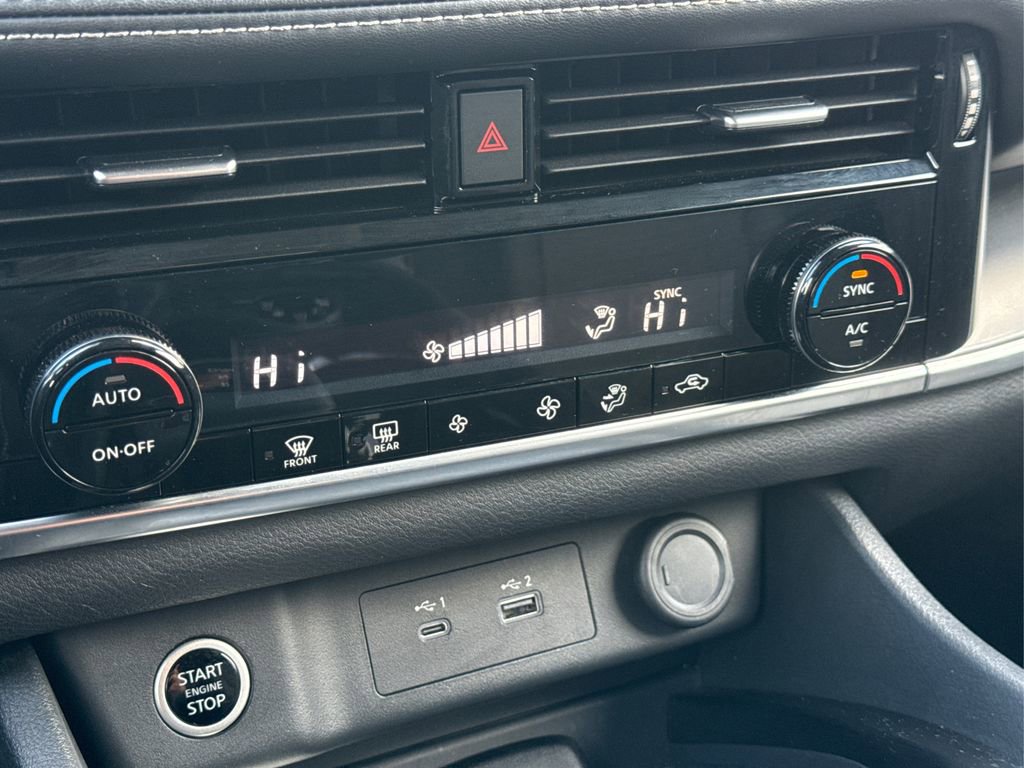 Used 2023 Nissan Rogue SV image 26