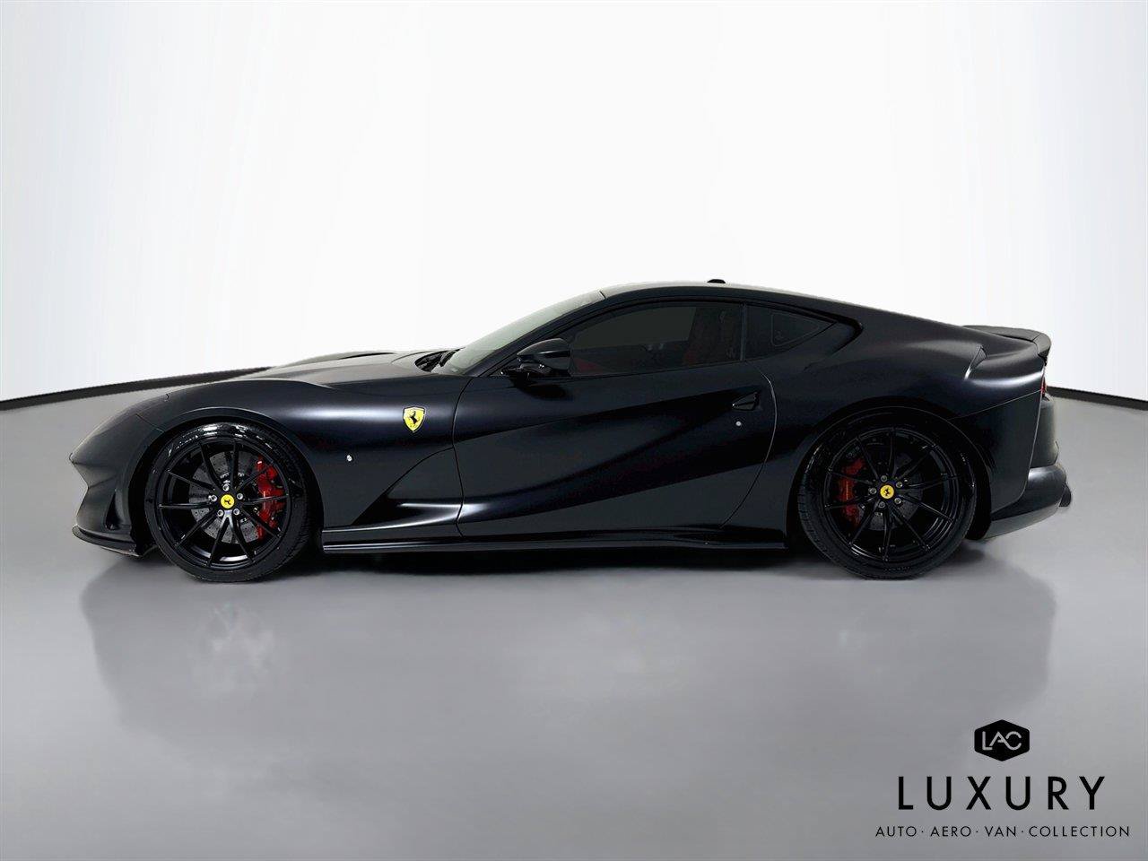 Used 2020 Ferrari 812 Superfast RWD image 7