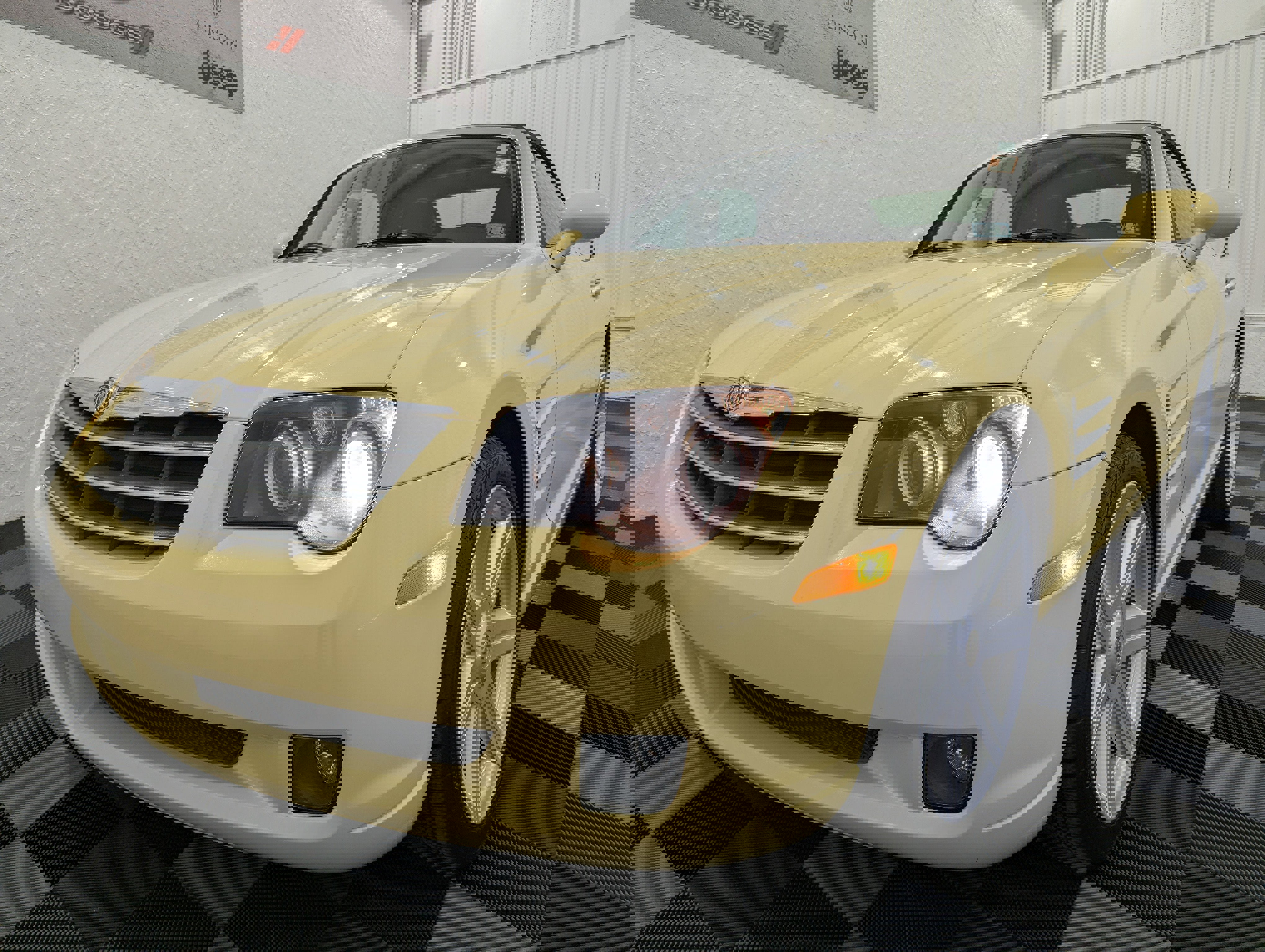 Used 2005 Chrysler Crossfire Limited image 3