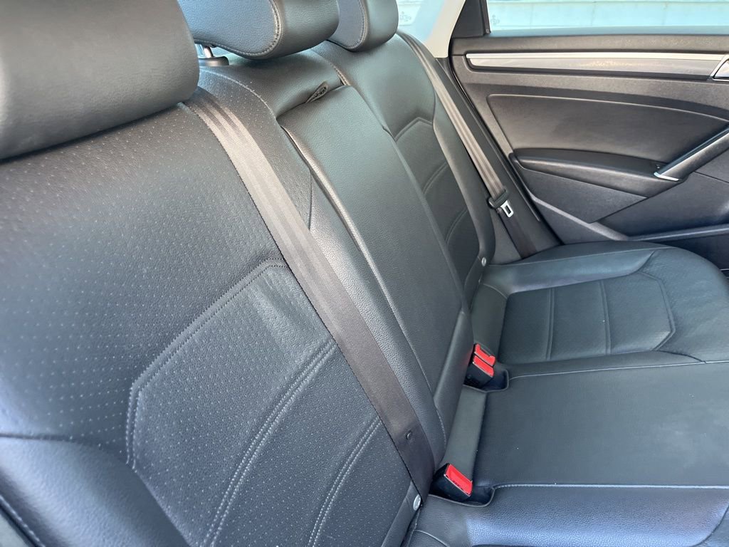 Used 2017 Volkswagen Passat 1.8T R-Line image 36