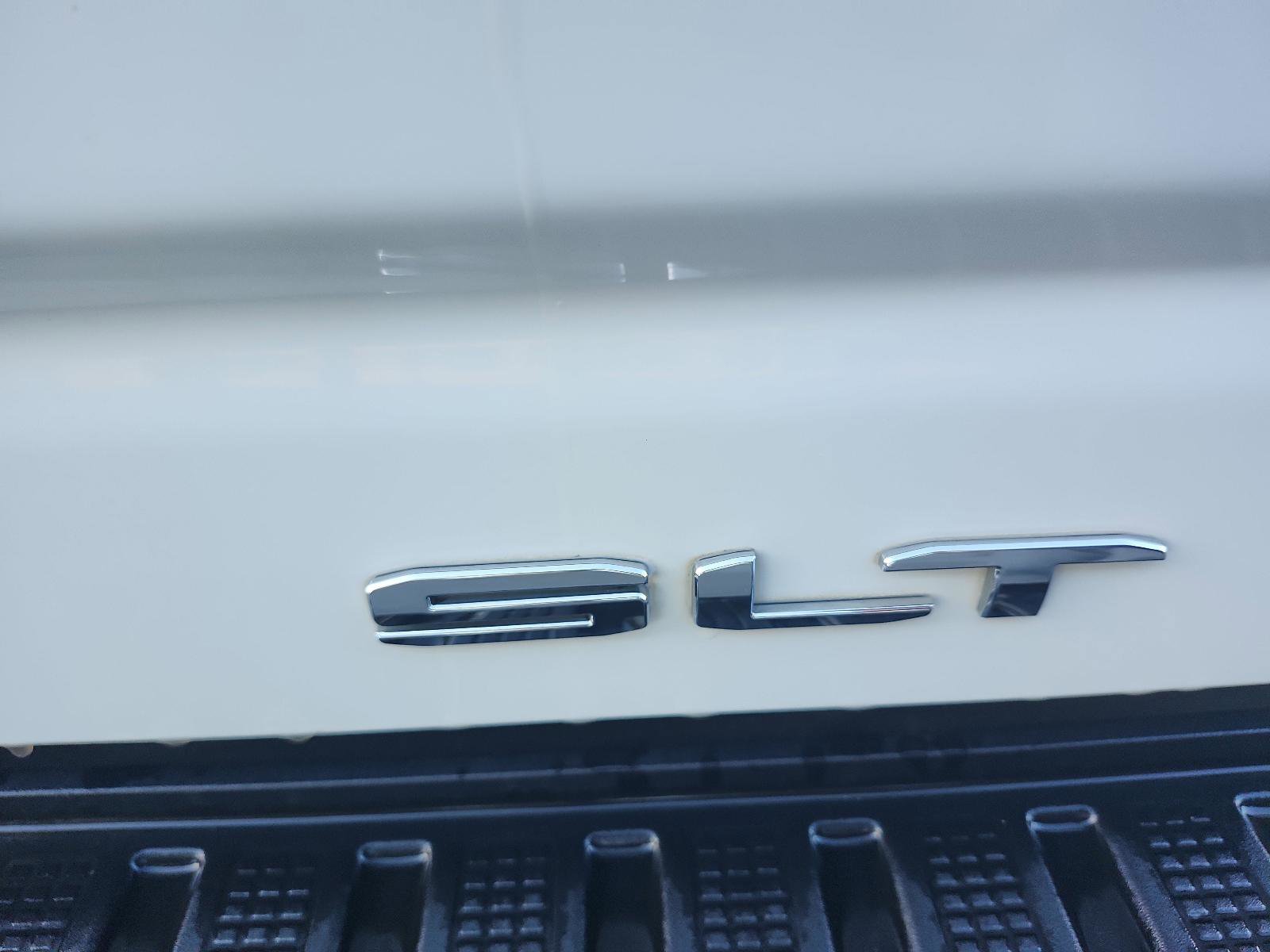 Used 2024 GMC Sierra 2500 SLT w/ SLT Premium Package image 6