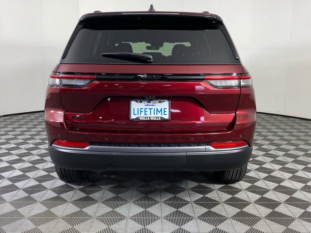 New 2026 Jeep Grand Cherokee Altitude image 4