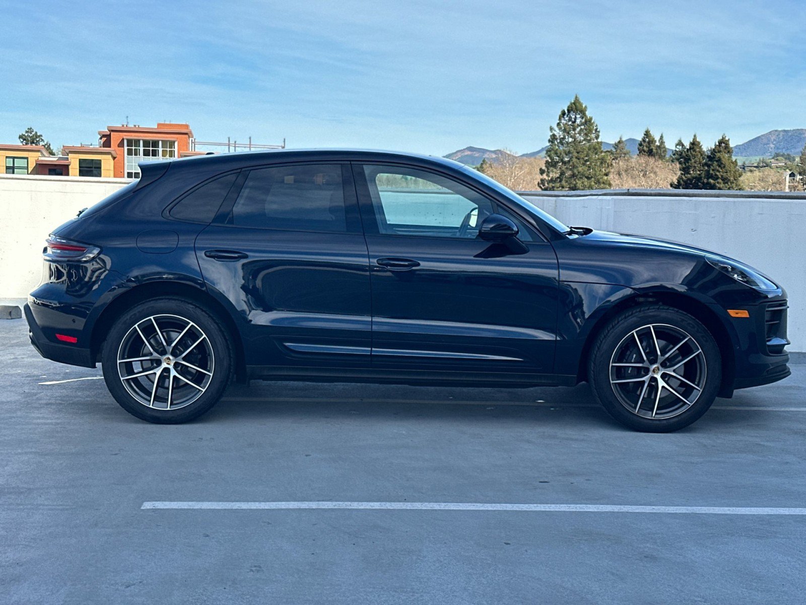 Certified 2023 Porsche Macan w/ Premium Package Plus image 9