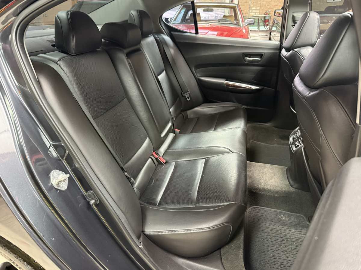 Used 2016 Acura TLX w/ Technology Package FWD image 27