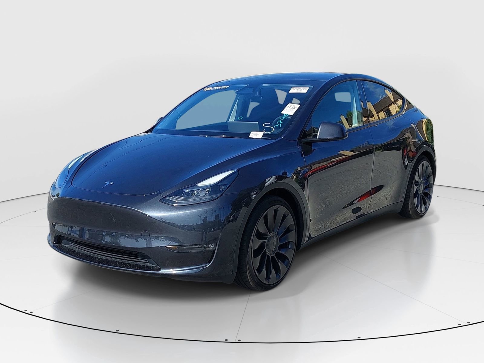 Used 2024 Tesla Model Y Performance image 3