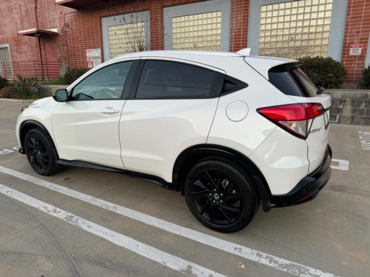 Used 2022 Honda HR-V Sport image 3