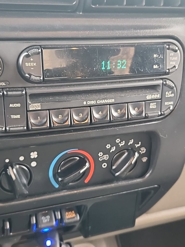 Used 2005 Jeep Wrangler Rubicon image 3