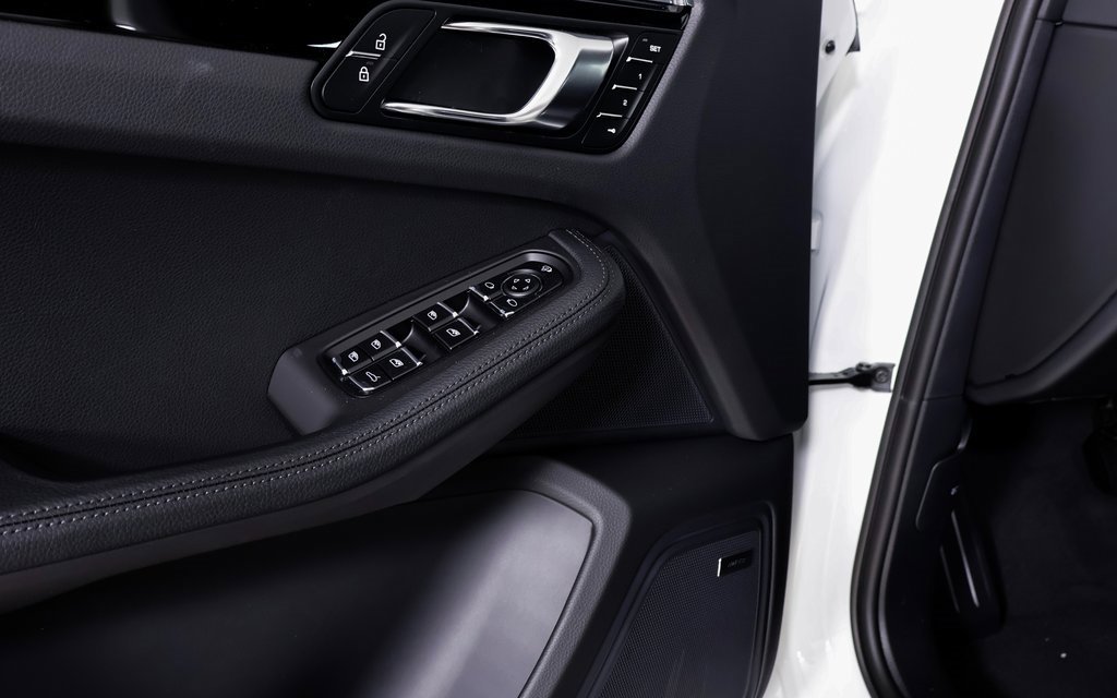 New 2025 Porsche Macan image 20