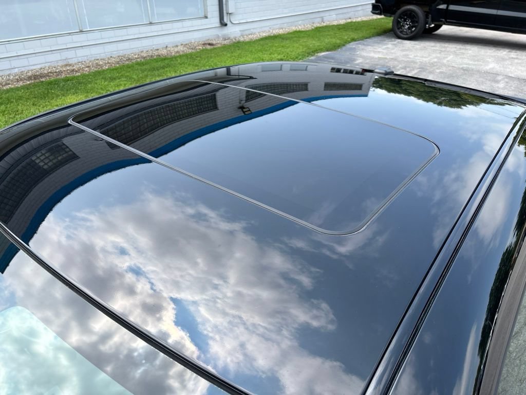 Used 2014 Dodge Challenger SXT Plus RWD image 8