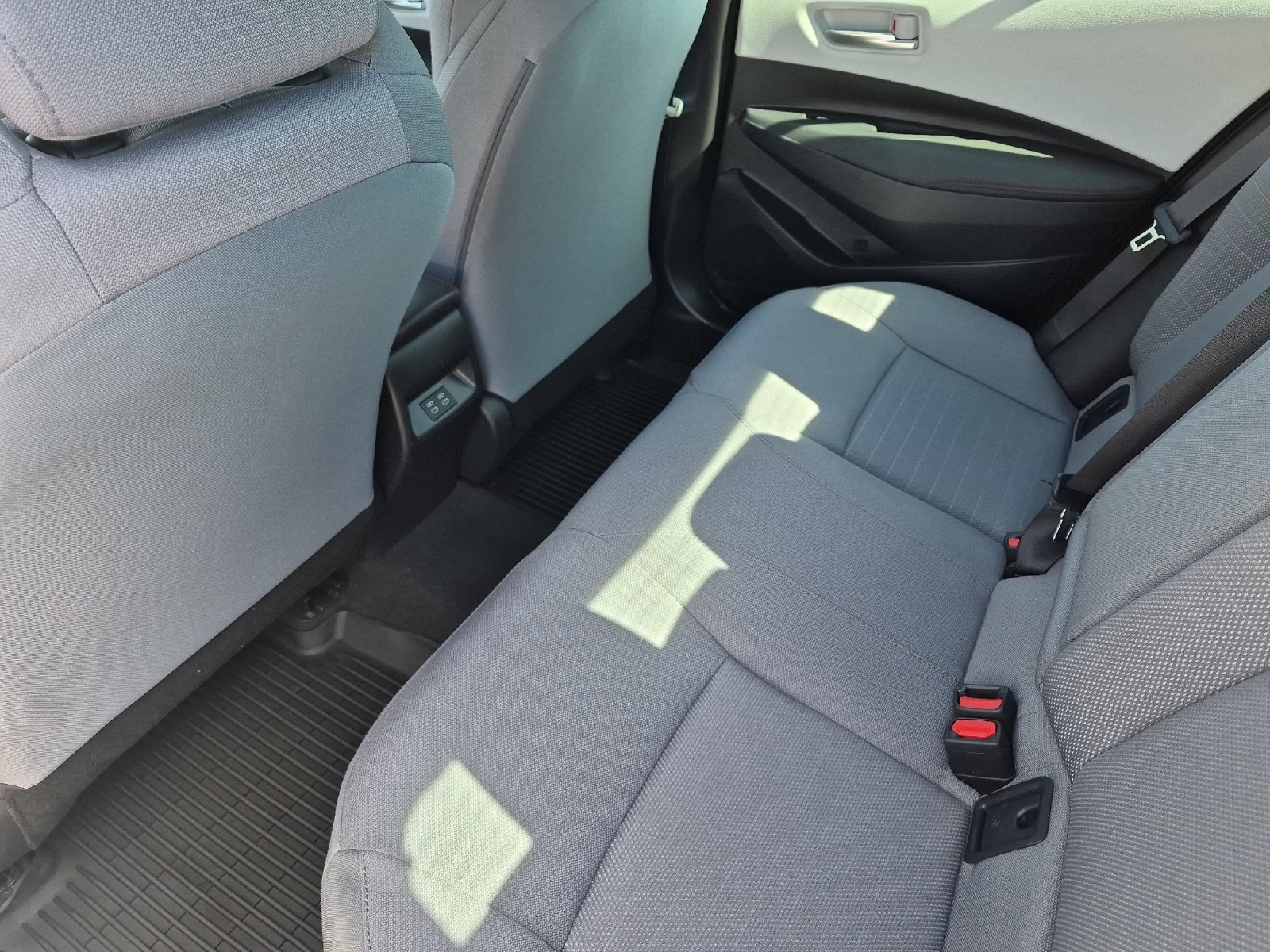 Used 2024 Toyota Corolla SE w/ SE Premium Package FWD image 11
