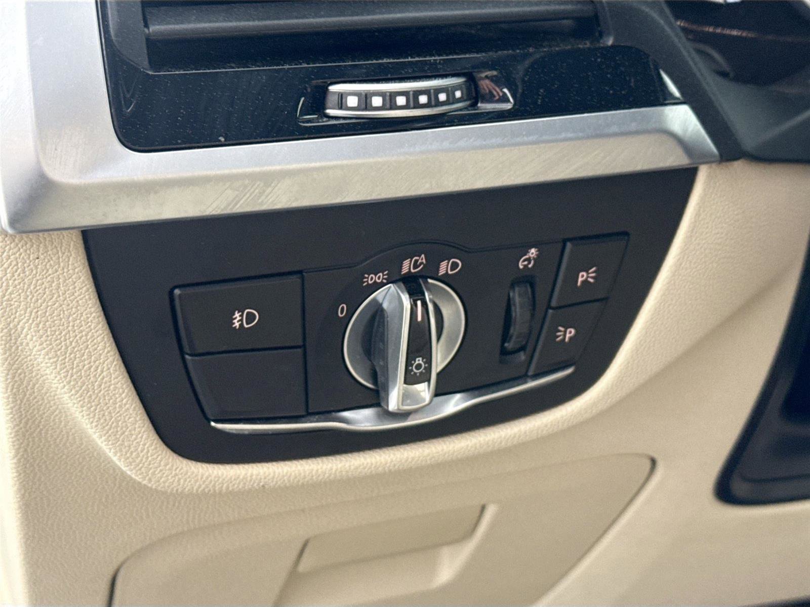 Used 2019 BMW X3 xDrive30i w/ Premium Package image 16