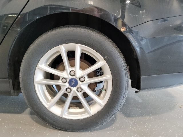 Used 2015 Ford Focus SE FWD image 12