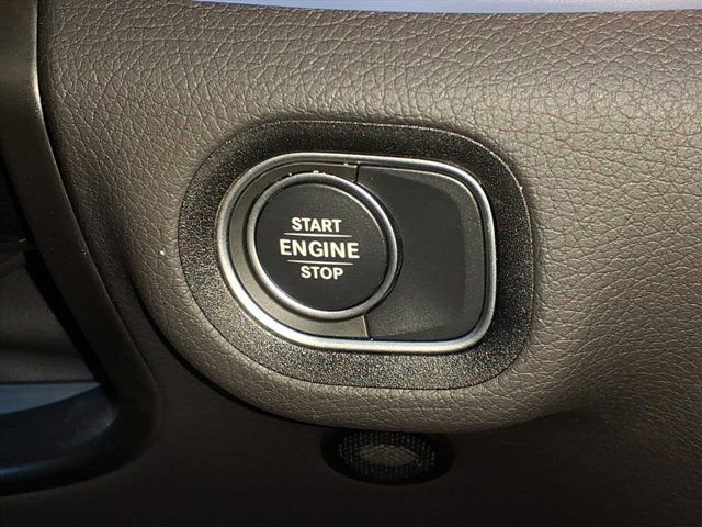 Used 2025 Mercedes-Benz GLE 450e 4MATIC image 25
