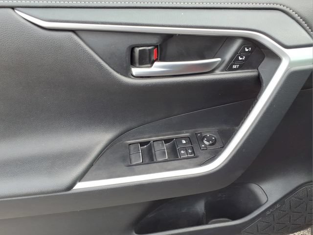 Used 2019 Toyota RAV4 Limited w/ Limited Grade Weather Package AWD/4WD image 8