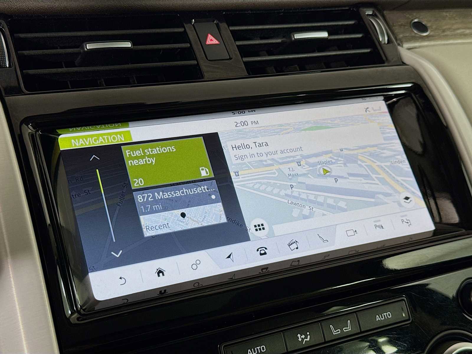 Used 2020 Land Rover Discovery HSE image 14