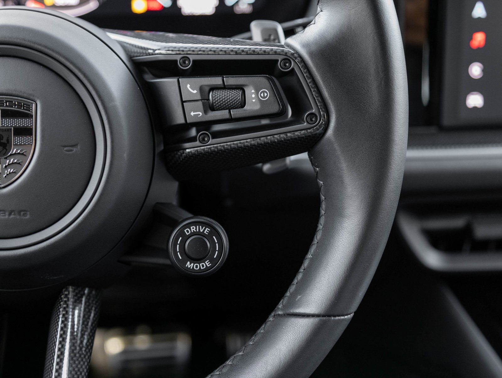 Used 2025 Porsche Cayenne Turbo image 16