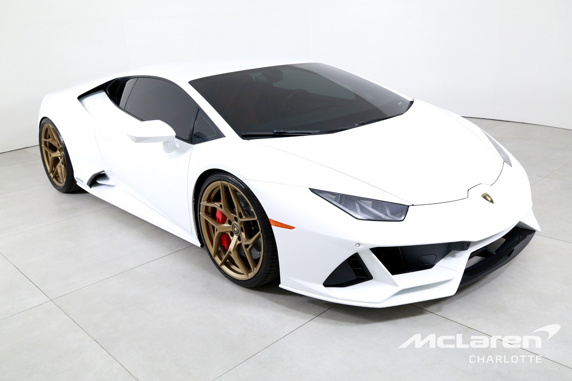 Used 2020 Lamborghini Huracan EVO image 3
