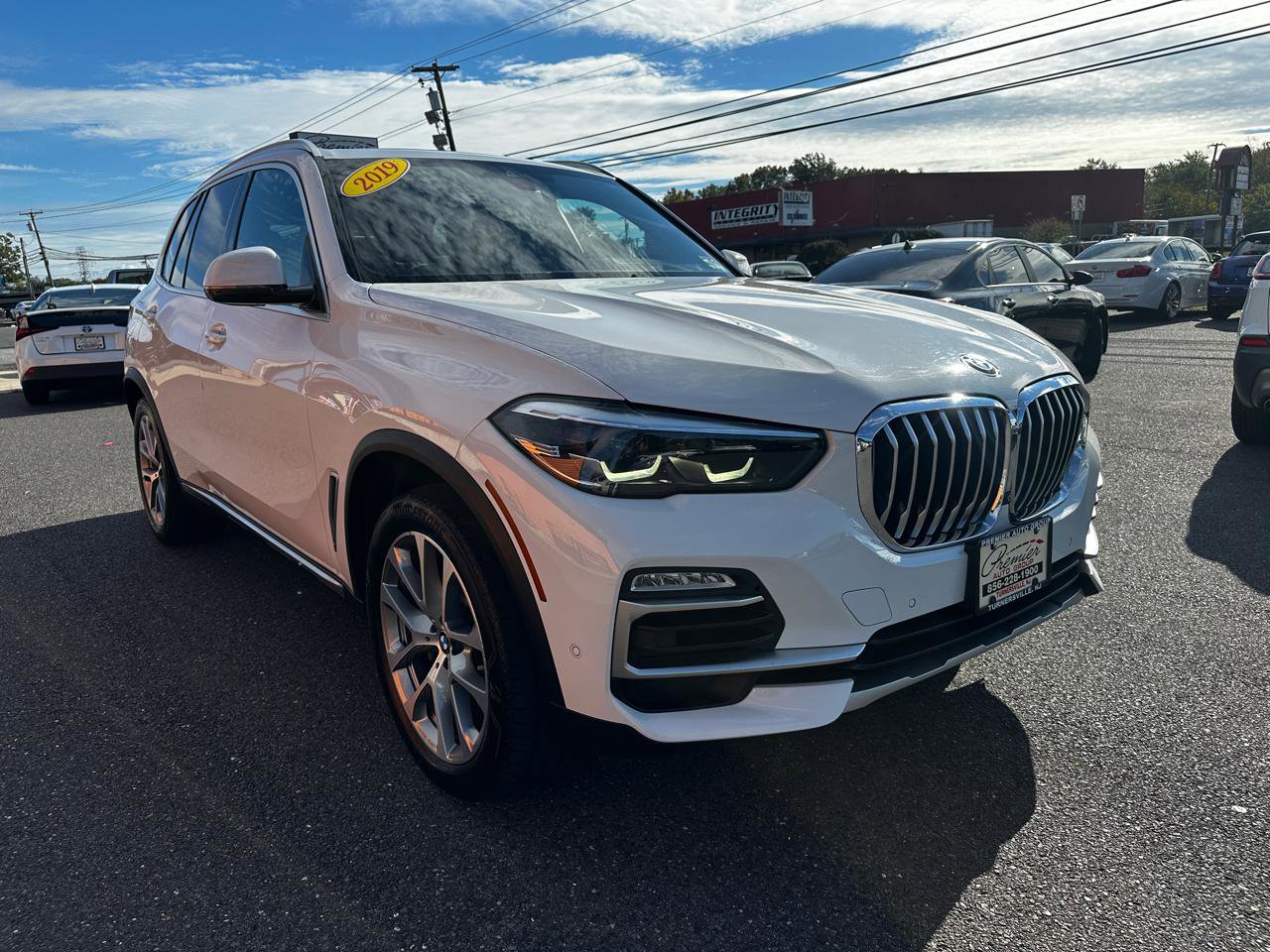 Used 2019 BMW X5 xDrive40i w/ Premium Package 2 AWD/4WD image 3