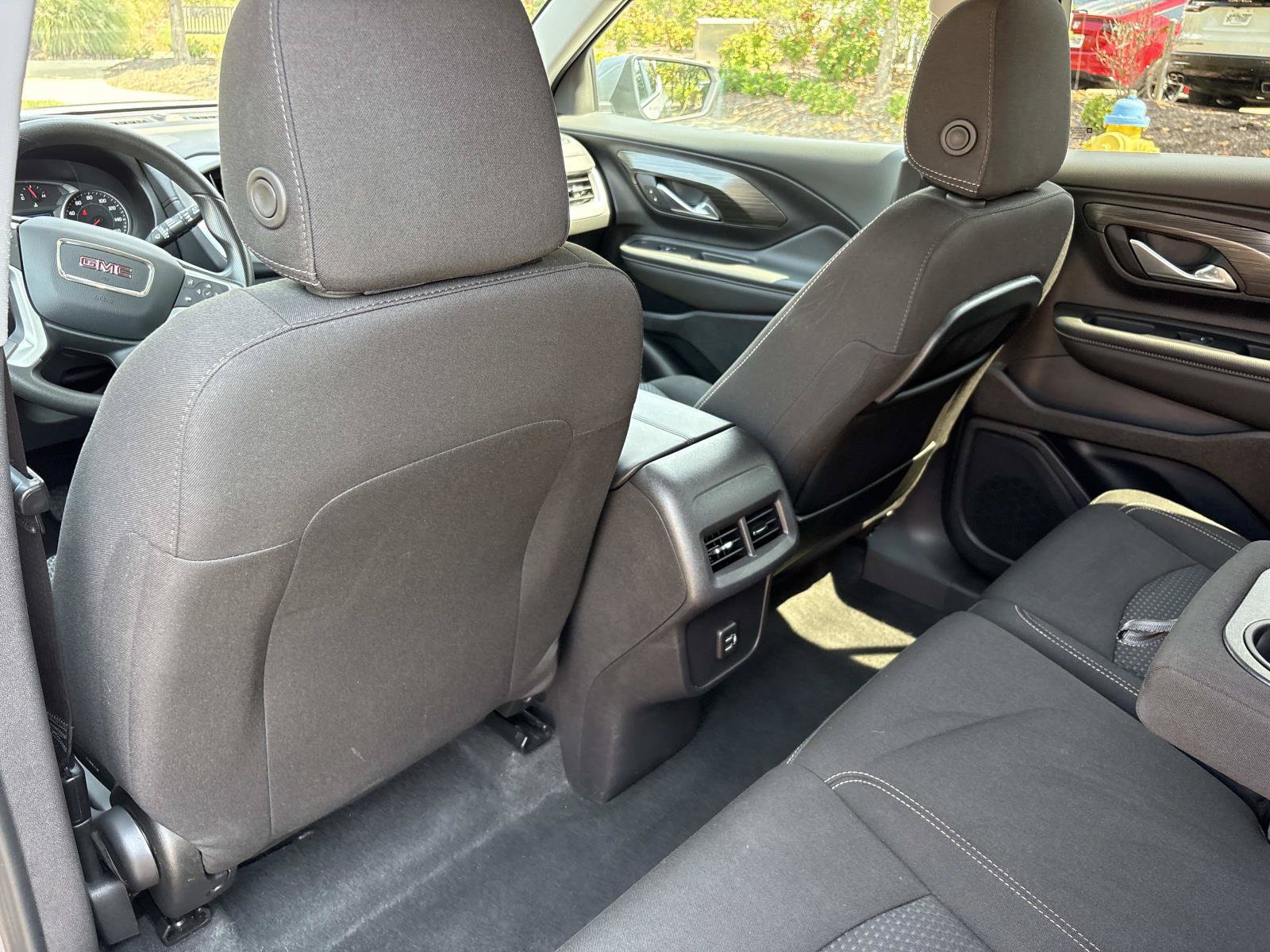 Used 2024 GMC Terrain SLE AWD/4WD image 30