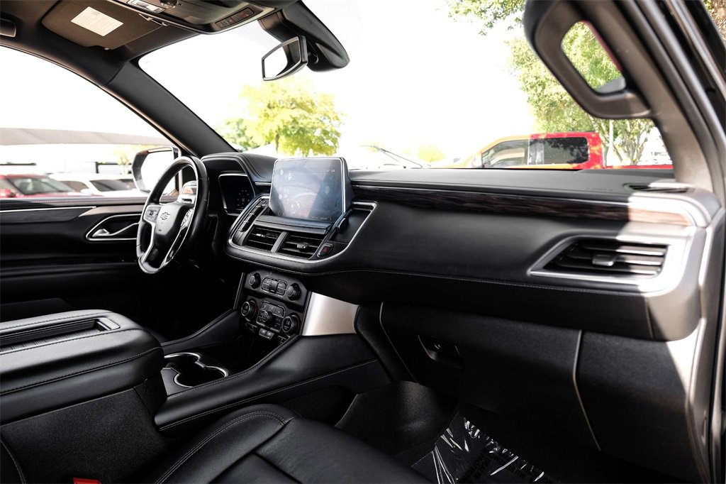Used 2022 Chevrolet Suburban LT image 9