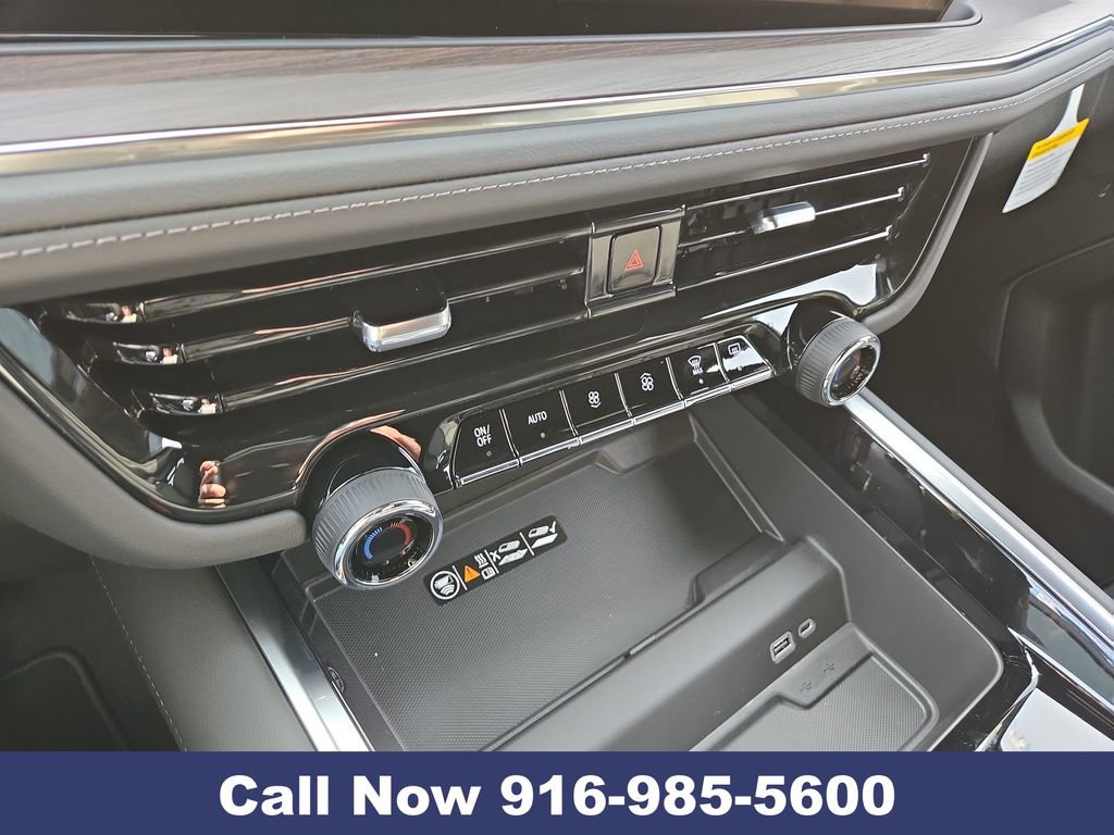 New 2026 Chevrolet Suburban LT image 15