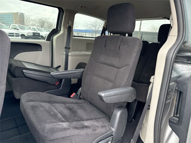 Used 2014 Dodge Grand Caravan SXT image 21