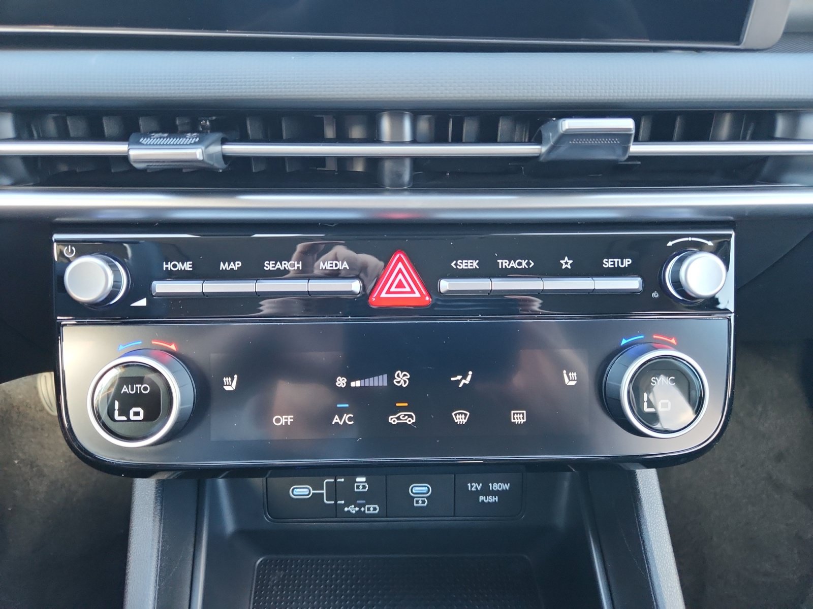New 2026 Hyundai Tucson SEL Plus w/ Tow & Go Package AWD/4WD image 12