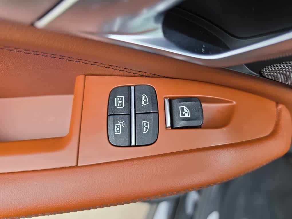 Used 2026 BMW X7 M60i image 33