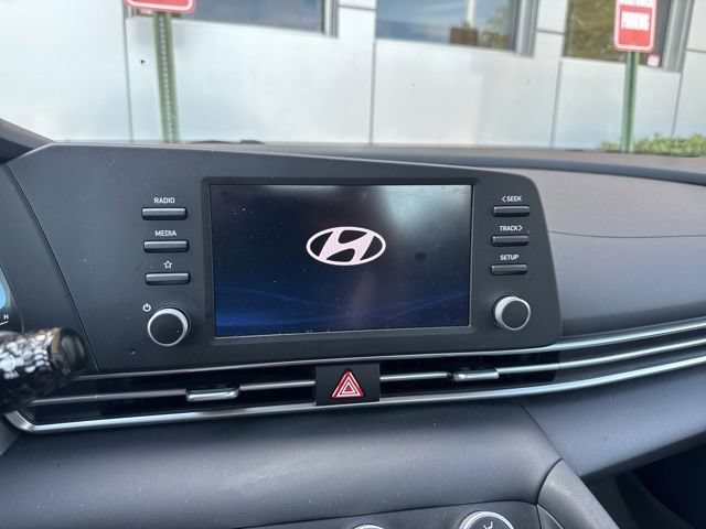 Used 2024 Hyundai Elantra SE FWD image 33