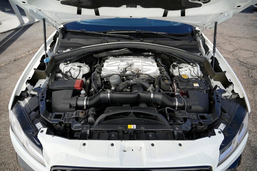 Used 2022 Jaguar F-PACE SVR image 17