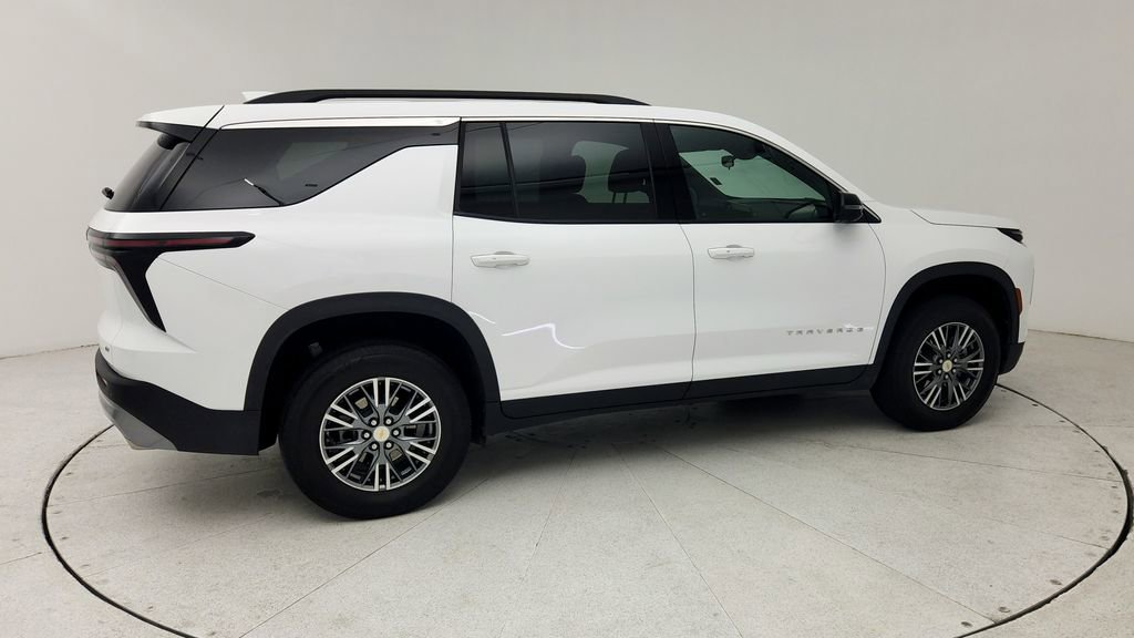 Used 2024 Chevrolet Traverse LT w/ Trailering Package image 8
