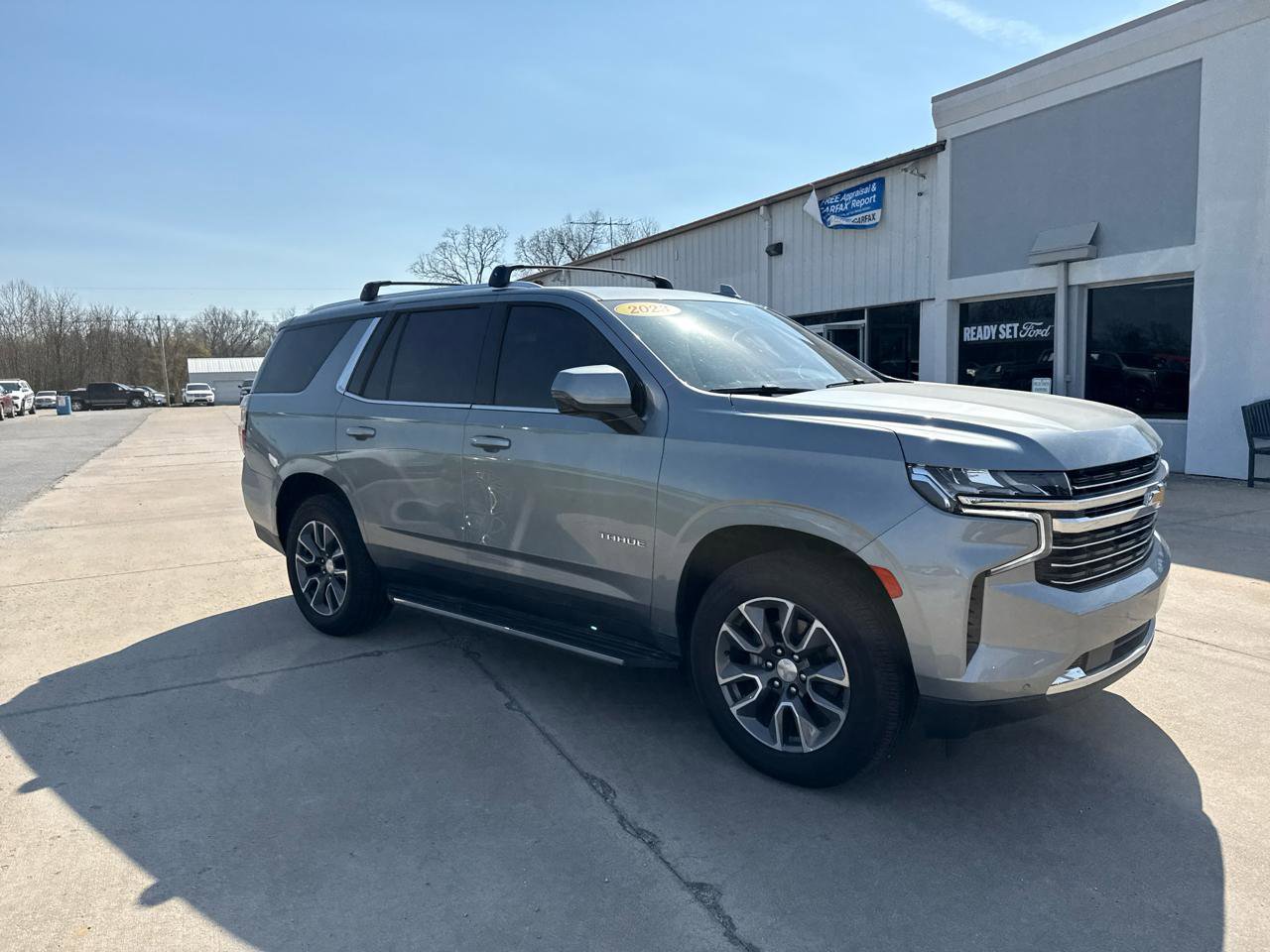 Used 2023 Chevrolet Tahoe LT w/ Luxury Package image 3