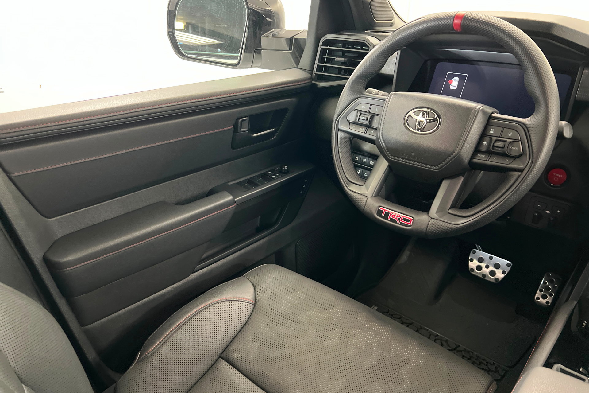 Used 2025 Toyota Sequoia TRD Pro AWD/4WD image 12
