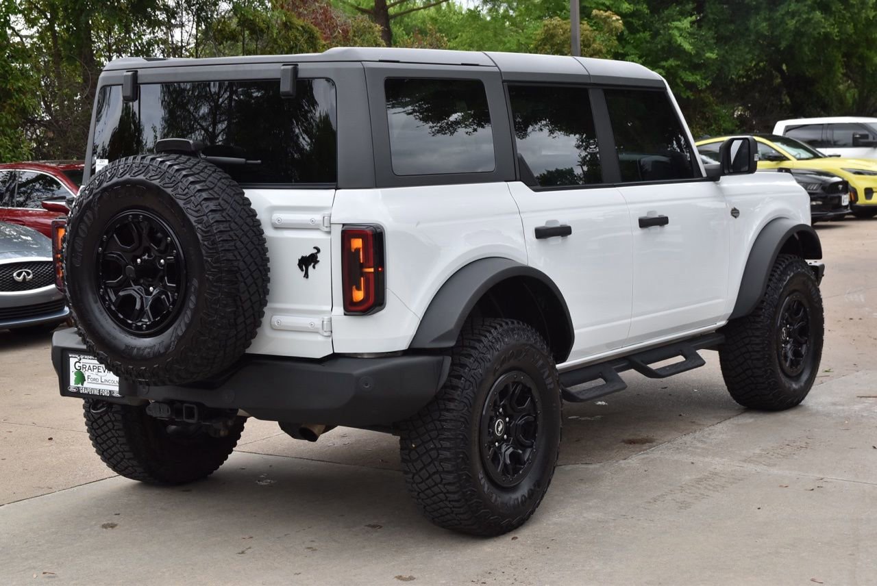 Used 2023 Ford Bronco Wildtrak image 8