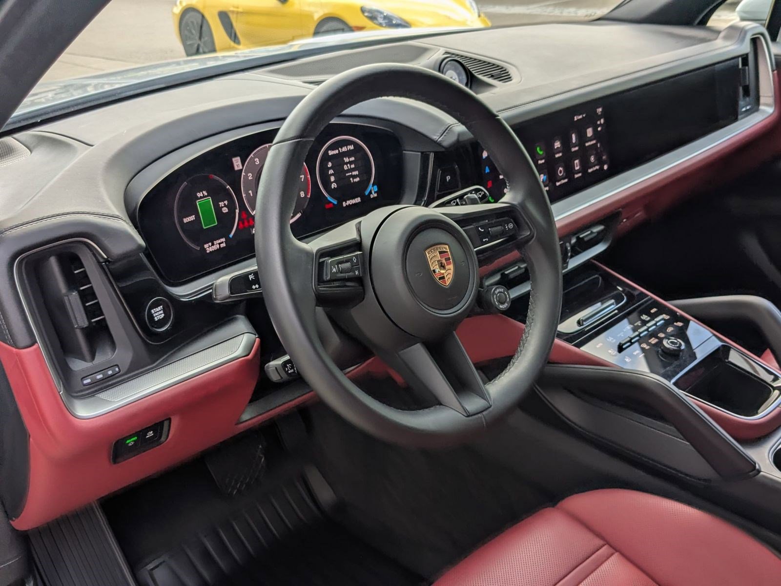 Certified 2025 Porsche Cayenne E-Hybrid image 4